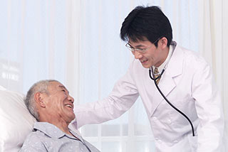 宝塚市の老人ホーム「エクセレント宝塚ガーデンヒルズ」の地域医療と連携した医療サービスをご提供